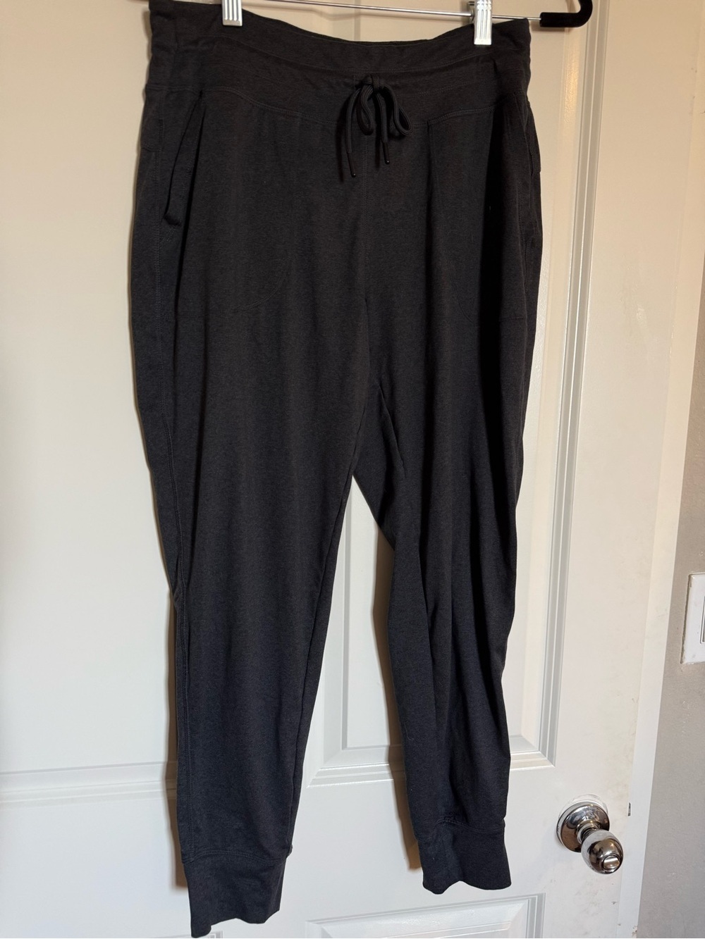Lole Charcoal Gray Jogger Pants Women’s Medium Athleisure Lounge Travel Yoga - Picture 3 of 5